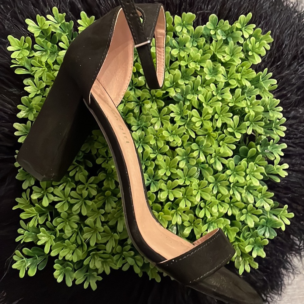 Steve Madden heels 8.5